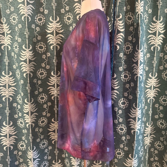 ATHLETA Mesh Top Oversized Layering Shirt Medium Purple Pink Tie-Dye Tee - Picture 6 of 8